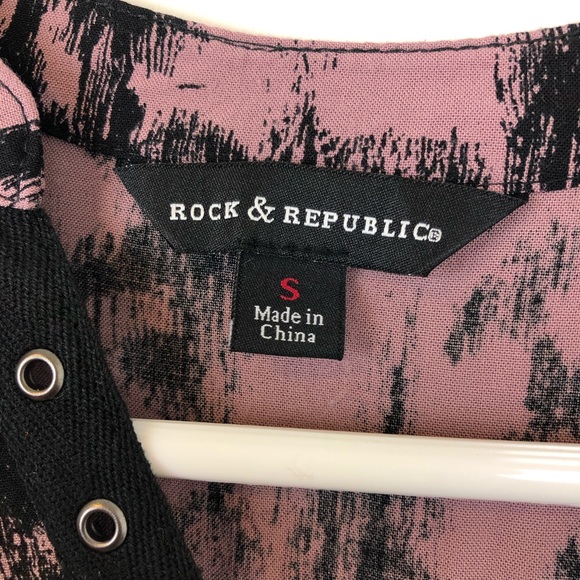 Rock & Republic Grommet Collar Top - Picture 5 of 5